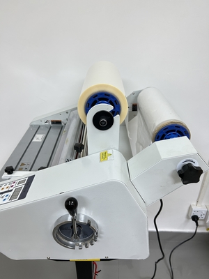 Good price Lüks sert kutular için çok düşük duman ve% 92 PCR içeriği olan ekolojik döngüsel yüksek şeffaflıklı BOPP serbest bırakma kaplama sistemi çevrimiçi